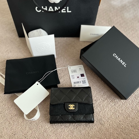 Brand New Classic Chanel Caviar Flap Card Holder Wallet Black Gold CC - Picture 1 of 9